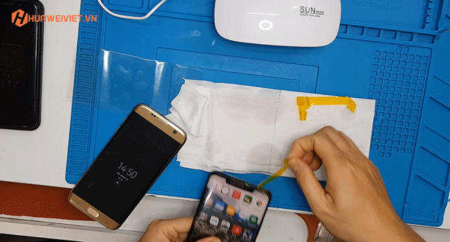 Hướng dẫn chi tiết cách dán kính cường lực full keo UV cho điện thoại Huawei đơn giản dễ làm